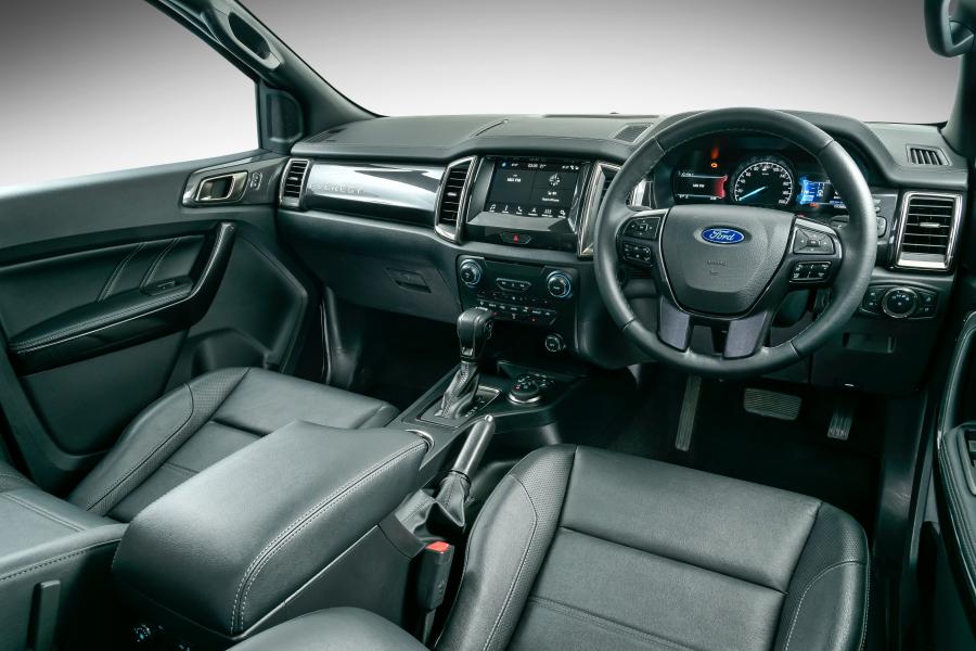 Интерьер Ford Everest Limited 2019 года  (ZA) (фото 3 из 40)